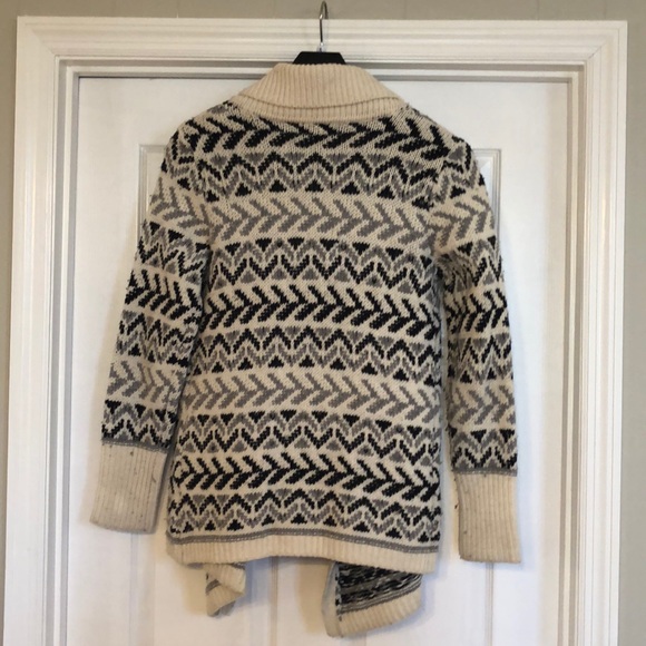 Ellen Tracy Aztec print sweater - Picture 2 of 4